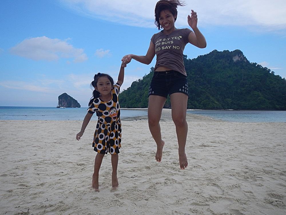 น้องสาวเอากับเค้าด้วย