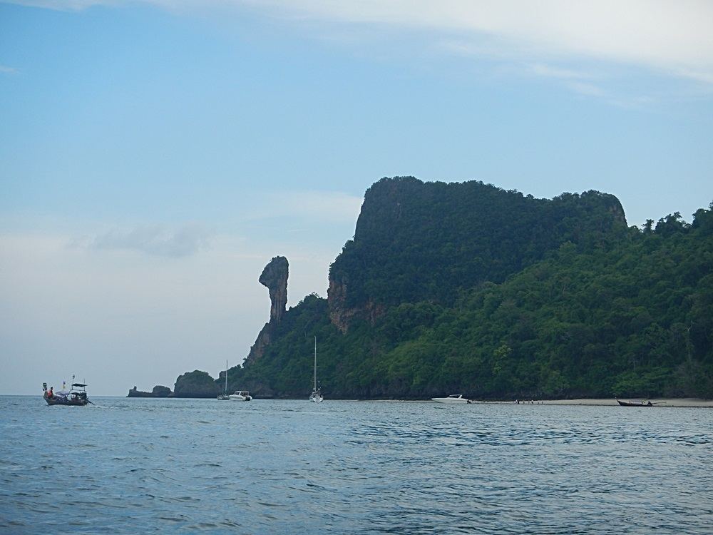 นี่ เกาะไก่ ค่ะ