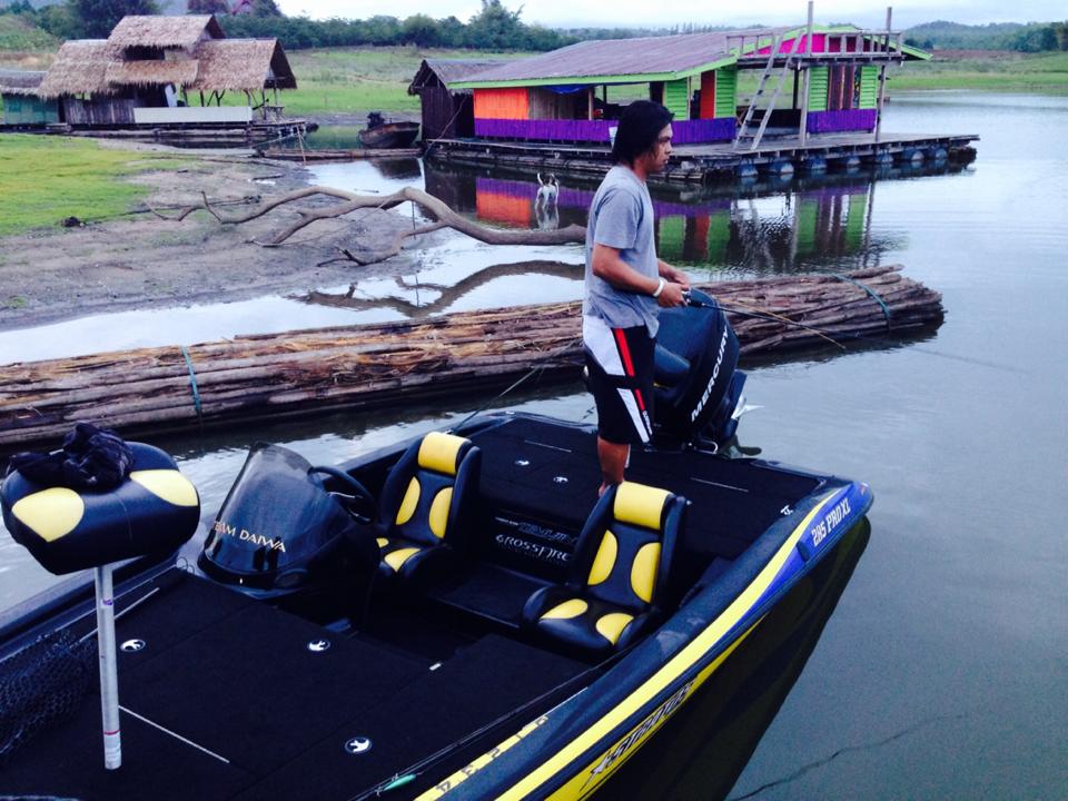 เช็คความพร้อมของเรือ อยู่ดีๆ  ไอ้โดจิบ  ซะงั้น  เลยขอตีซักไม้  2  ไม้     :laughing: :laughing: :lau