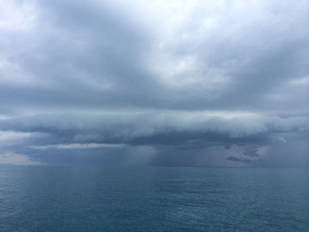 กว่าจะถึงฝั่งเราโดนลมฝนคลืนประมาน 2สอง :ohh: :ohh: