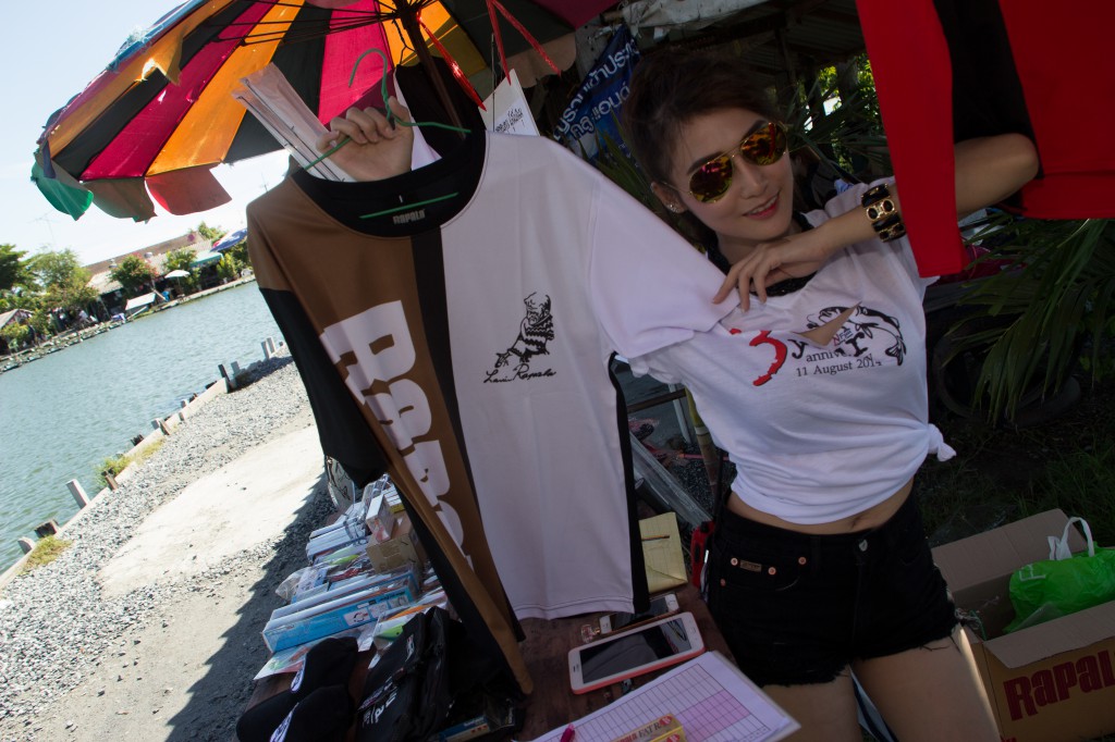 เสื้อจาก  [b]RAPALA[/b] ก็มีมา :love: