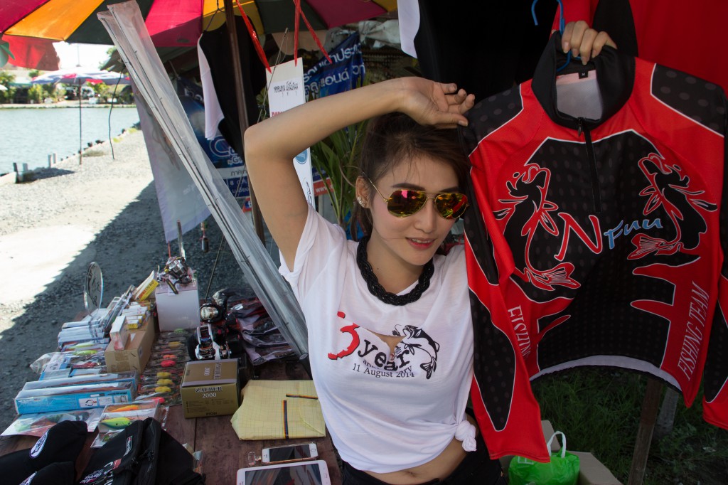 เสื้อทีม  [b]Nfuu[/b] ก็มีมาแจกด้วยครับ :love:
