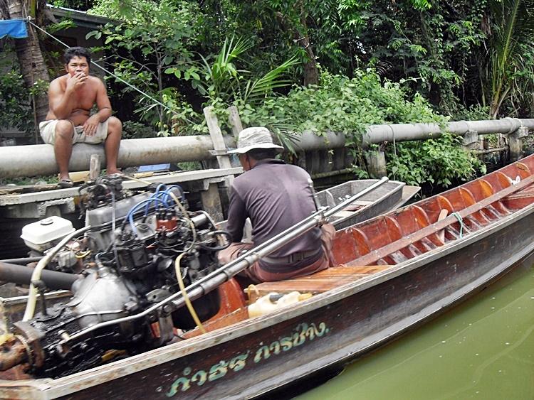 นั่งเรือเก็บภาพไปเลื้อย    :love: :laughing: :laughing: