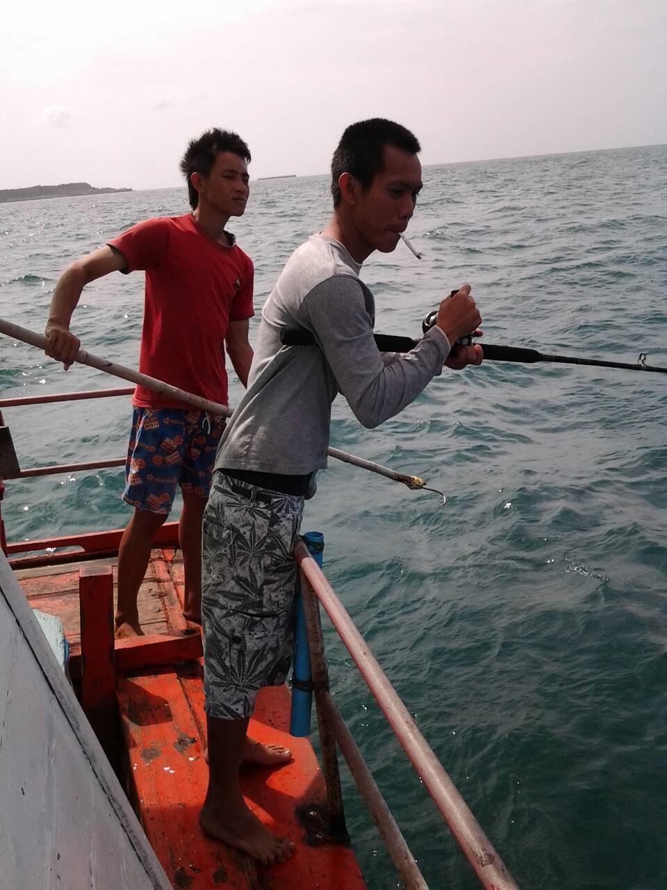 วิ่งรอบลำเรือ