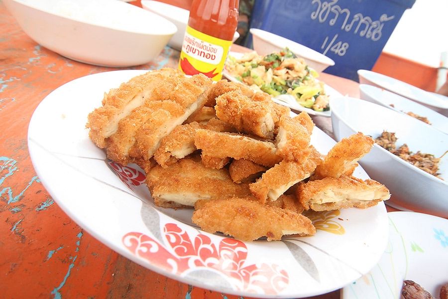ไก่ทอดฝีมือเชฟป้านิ่ม :laughing: :laughing: