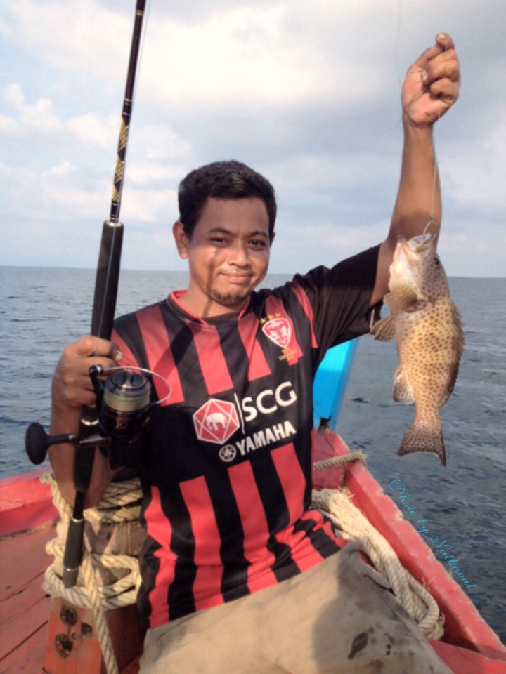 

   จุมโพ่บ่าวจัดมาสวยๆจากหัวเรือคับ หล่อๆกันไปเลยทีเดียว  :cool: :cool:
