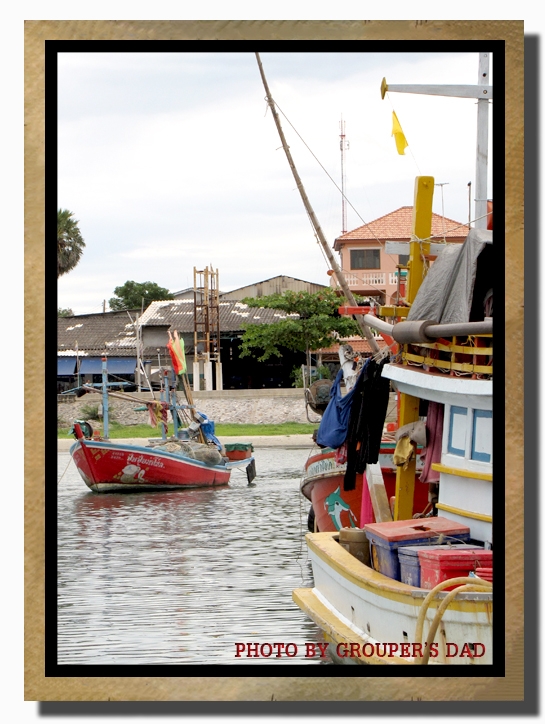  [center]ระหว่างรอเรือออก ก็ถ่ายวิว เก็บภาพบรรยากาศไปเรื่อยๆ[/center]