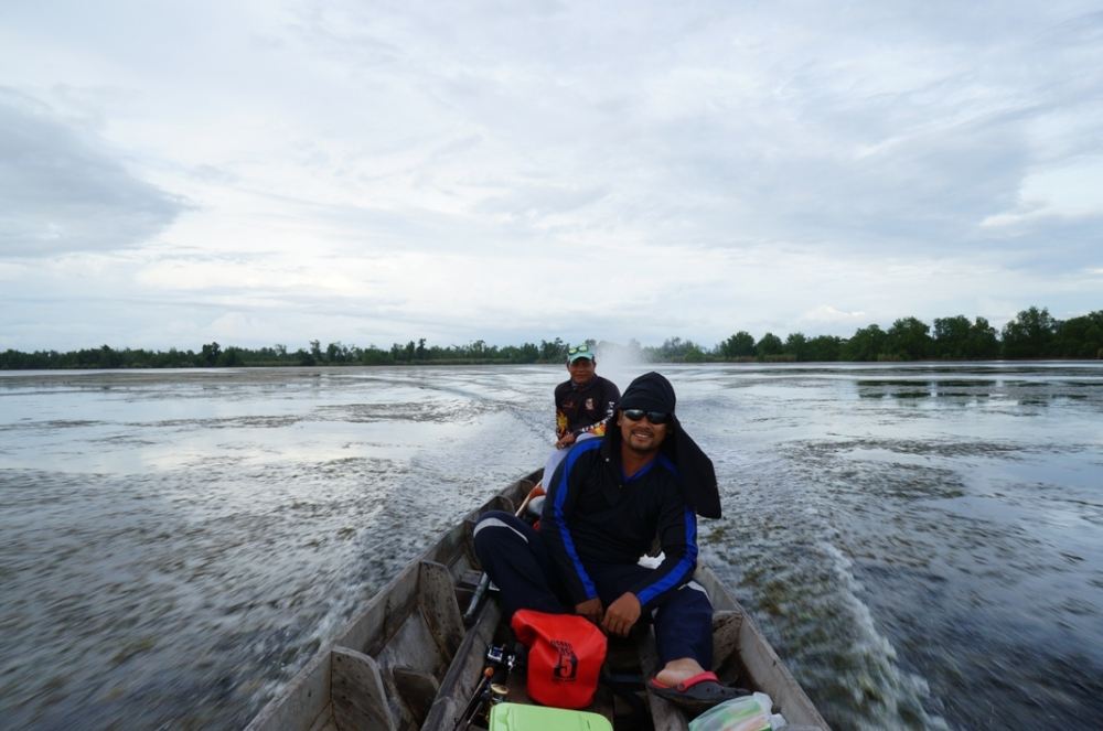 ชวน กับ ไต๋บ่าว
ช่วงออกเรือร่าเริงกันน่าดูครับ

ทริปนี้เป็นทริปแรกที่ท่านเทพชายฝั่ง (ช่อนหลอด) อย