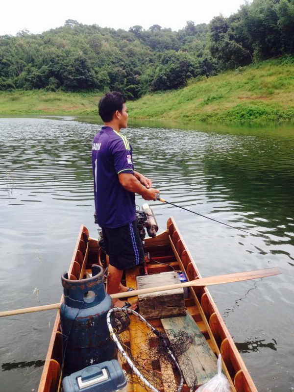  [b] [center]   เรือลำนี้ที่จริงค่าเรือต้องหารสามครับ ดูดีๆเพราะไต๋ตีด้วย ต้องจับหารค่าเรือสิ ฮ่าๆๆๆ