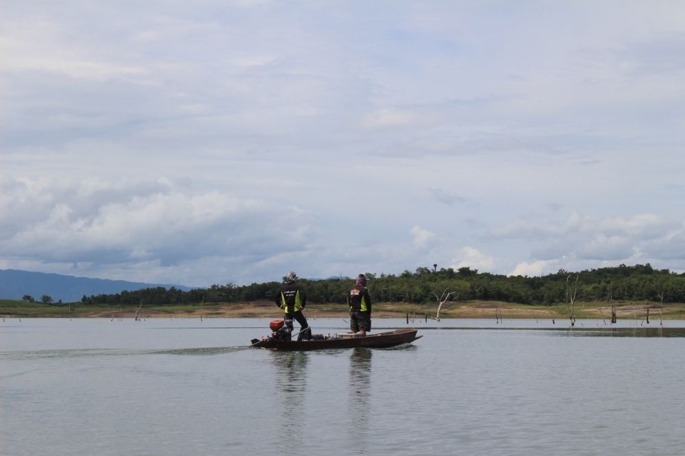 ช่วงบ่าย ลองต๊อกเรือหา ตีคลอกดูบ้าง  :grin: :grin: :grin:
เจอแต่คลอกกำพร้า  :cry: :cry: :cry: