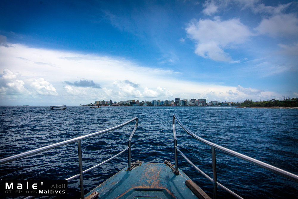 



มุ่งหน้าสู่  Male'  เมืองหลวงของ Maldives 



[q]
มาเล (ภาษาดิเวฮิ: މާލެ) 

เป็นเมือ