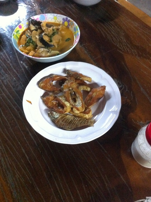 เสริฟคู่กับแกงปลา สุดยอดครับ ข้าวร้อนๆ+น้ำปลาพริกมะนาว :umh: :umh: :umh: :umh: :umh: :umh: