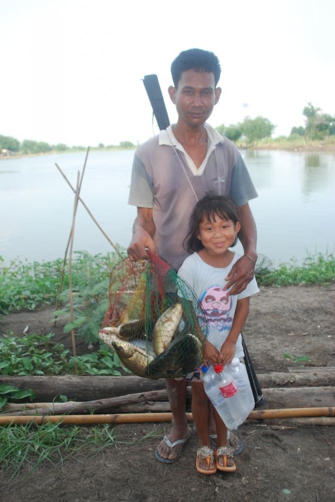 พ่อลูกคู่นี้ก็น่ารักครับกับรอยยิ้มที่มีความสุข