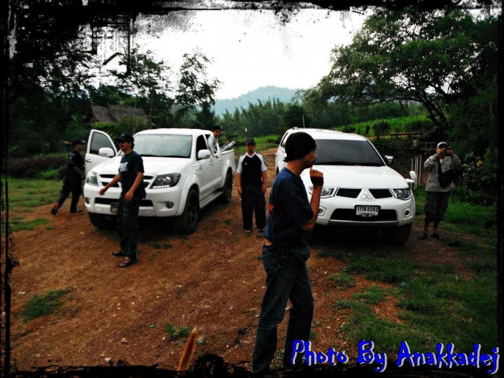 [center] [b]ได้ออกมายืนยืดเส้นสายสูดบรรยากาศที่ปราศจากมลพิษมันช่างสดชื่นจริงๆครับ[/b][/center]