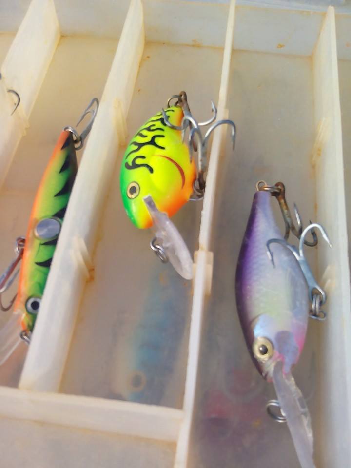 เปิดกล่องเหยื่อ เตรียมพร้อม ตัวแรกที่จะใช้วันนี้ Rapala X-Rap Shad ตัวนี้เลยครับ เพราะหมายค่อนข้างลึ