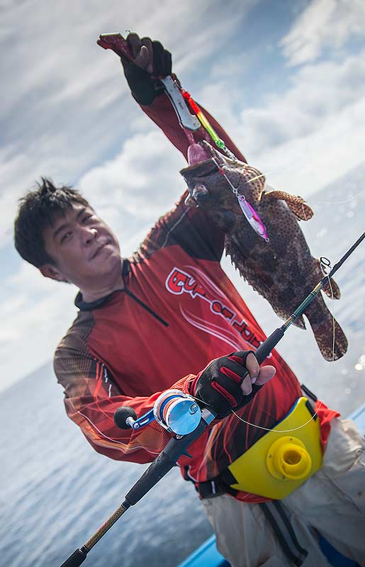 น้าไมตรีได้เก๋าจากชุดคันรอก ของ G-Max มาด้วย ส่วนเหยือ่จิ๊กใช้ของ fishing Racing :grin: :grin: :grin