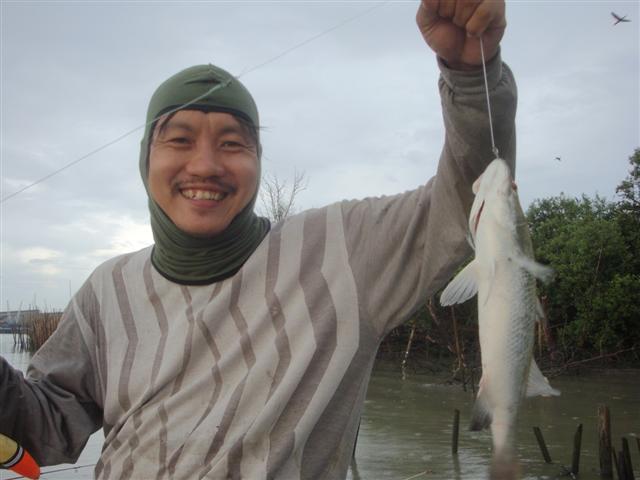 ตกปลาดีกว่า ไล่หมายไปๆมาๆ  :grin: