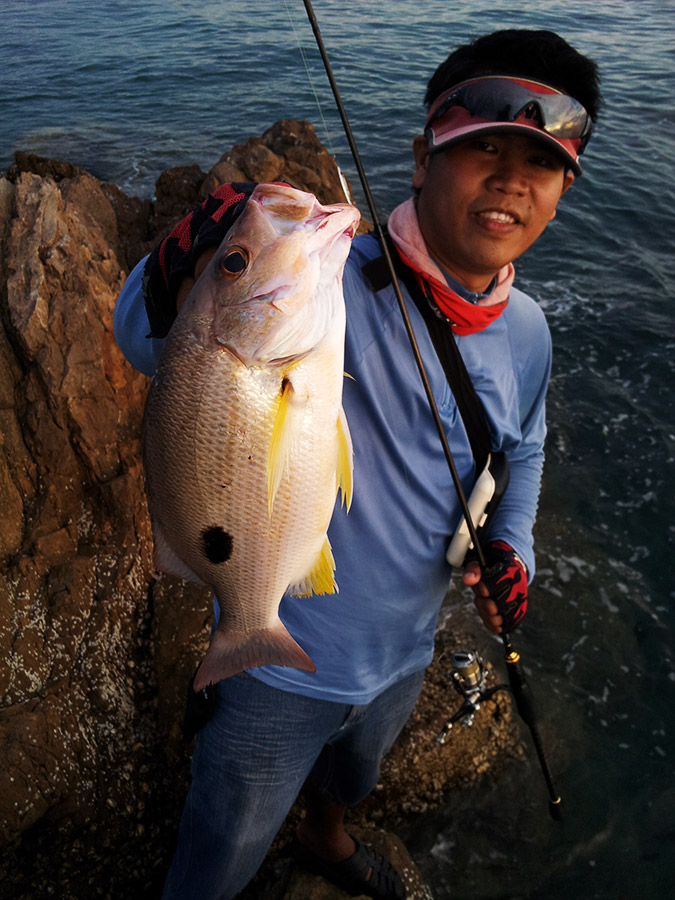  [center]หมูเล่น Shore Jigging ก่อนแสงจะหมด ได้ของกินมาอีกอย่างครับ

ข้างปานตัวสวยเลย[/center]
