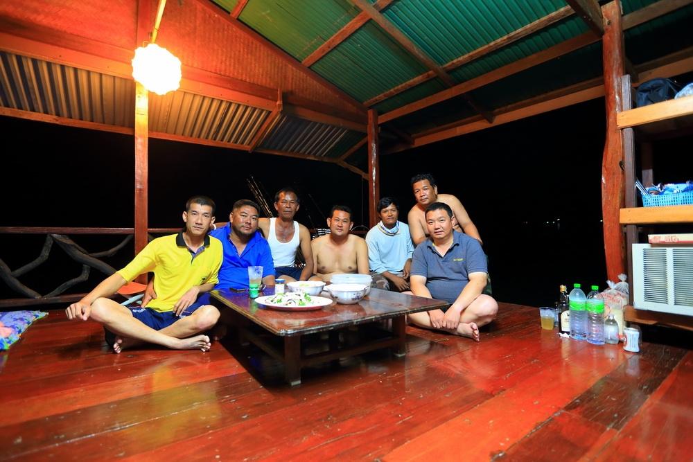 [center]
[q]
[b]
มื้อค่ำที่สุดแสนจะอร่อยกับเพื่อนๆที่รู้ใจ

กับบรรยากาศที่เปรียบเสมือนดินแดน สว