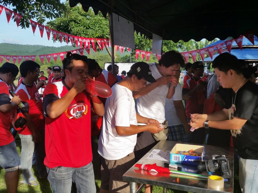 เป่าทางปาก ลมแทบออกตรูด :laughing: :laughing: :laughing: