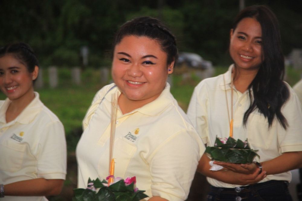  :grin: :grin: :grin: ลูกศิษผมครับ สวยที่สุดในขบวนเลยวันนี้5555 :laughing: :laughing: :laughing: