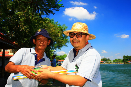 รางวัลมากมายครับ ขอบคุณ พี่ณัติกับพี่แป๊ะเรื่องของรางวัล :prost: :prost: :prost: