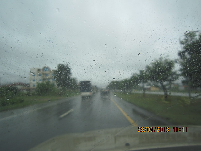 ถึงโคราช ฝนตกตลอดทาง....ใจเริ่มไม่ดี....ถอยดีป่ะวะ....