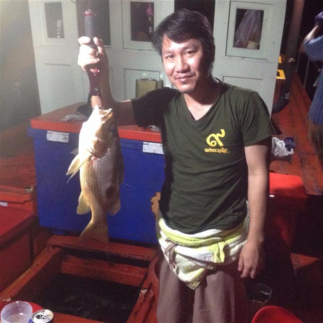 สักพักตากุ่ยเดินหิ้วมาอีกหนึ่ง ตอนนี้ชุลมุนวุ่นวายไม่มีเวลาถ่ายรุปเลย :laughing: :laughing: :laughin