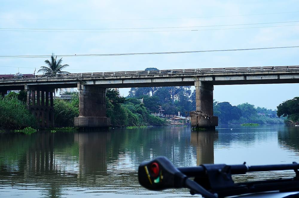 [center]


 [b]วิ่งเรือมาซักพักก็ถึงแล้วครับ [/b]  :umh:


แต่พอเข้ามาลองตีทั้งป๊อป ทั้งปลั๊ก 