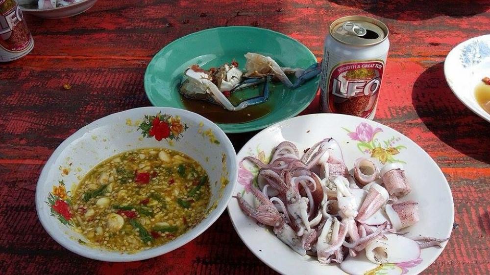 และแล้วก็ถึงเวลาที่เรือถอนสมอหันหัวกลับ 
เหยื่อที่เหลือก็เลยโดนแปรสภาพครับ 
ไม่ต้องมีคำบรรยายครับ 