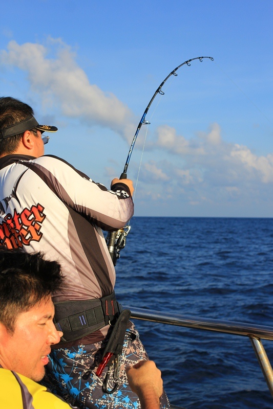 เรื่องมาแระเห็นมั้ย มารีนไซค์200kg+ มางับชุด
Rod : Spartans Monter Hunter pe4-8
Reel : Shimano Ste