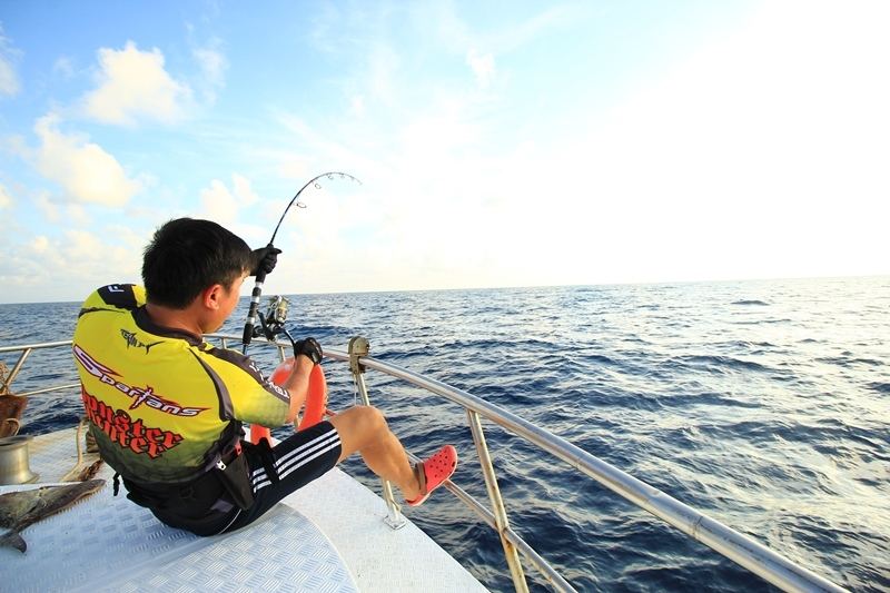 ใส่แขนหมุนขวาให้แล้วนะ ผมไปก่อนนะเสร็จงานแระ

Rod : Spartans Monter Hunter pe4-8
Reel : Shimano S