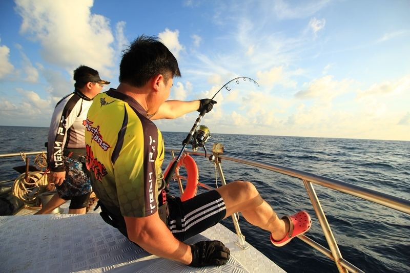 ปลาติดเบ็ดตั้งแต่ประมาณบ่าย3 นี่ผ่านไปประมาณ1ชั่วโมงแล้ว

Rod : Spartans Monter Hunter pe4-8
Reel