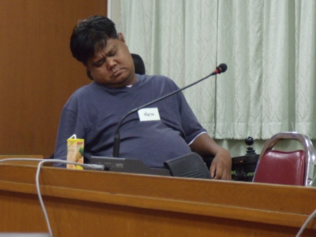 เนื่องจากไม่สบาย ท่านประธาน ไอแอลชลบุรี ก็ยังมาประชุม หลับในที่ประชุมดีกว่าไม่มาครับ สปิริต
ปล.หลัง