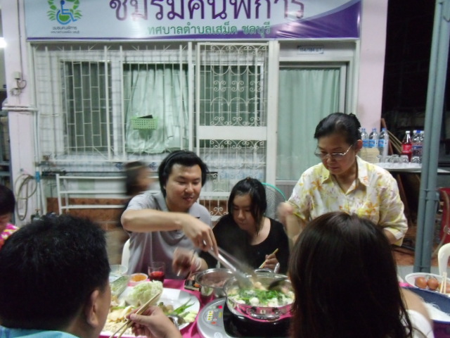 วันว่างก็จัดเวลากินข้าวกับครอบครัว  :love: :love: :love: