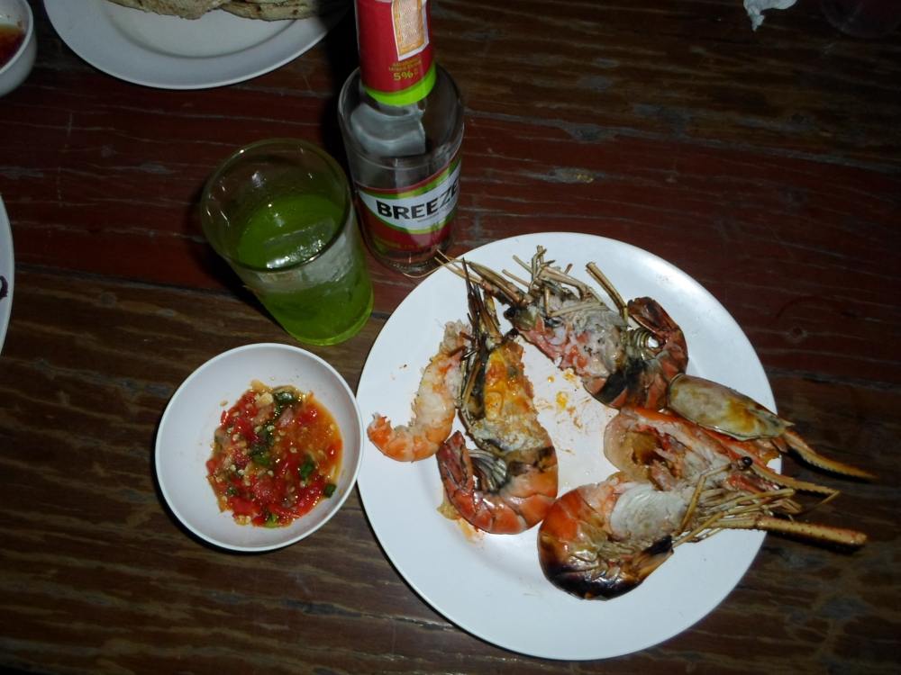 กุ้งเผา กับ น้ำจิ้มแซบๆๆ พร้อมด้วยBREEZER สัก2-3ขวดคับ :umh: :umh: :umh: :love: :love: :love: