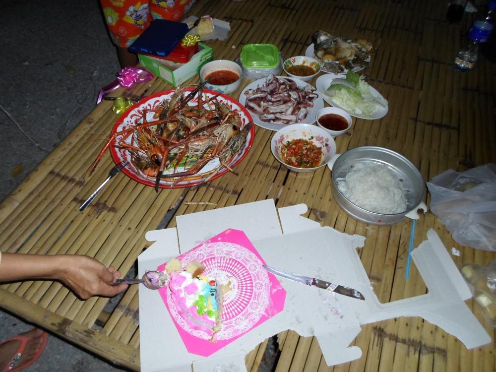 จัดกันจนกินแทบไม่ไหวคับน้า :cheer: :cheer: :cheer: :cheer: