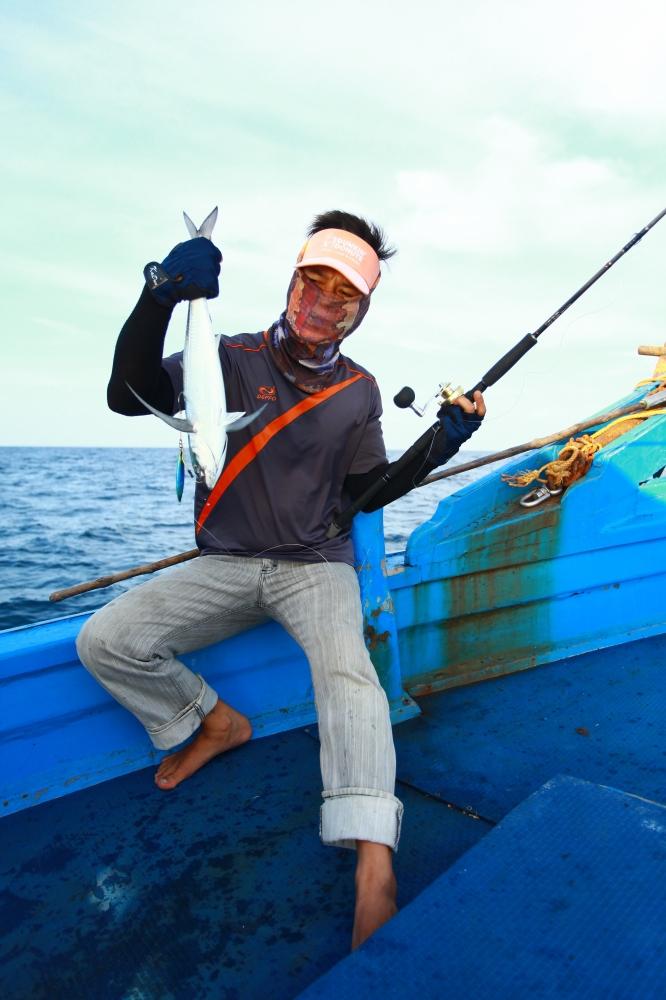 เอ๊ะ... ปลาอัลลไรหว่าาาาา

Slow Jig 100 กรัม สีเขียว 

 :cheer: :cheer: :cheer: