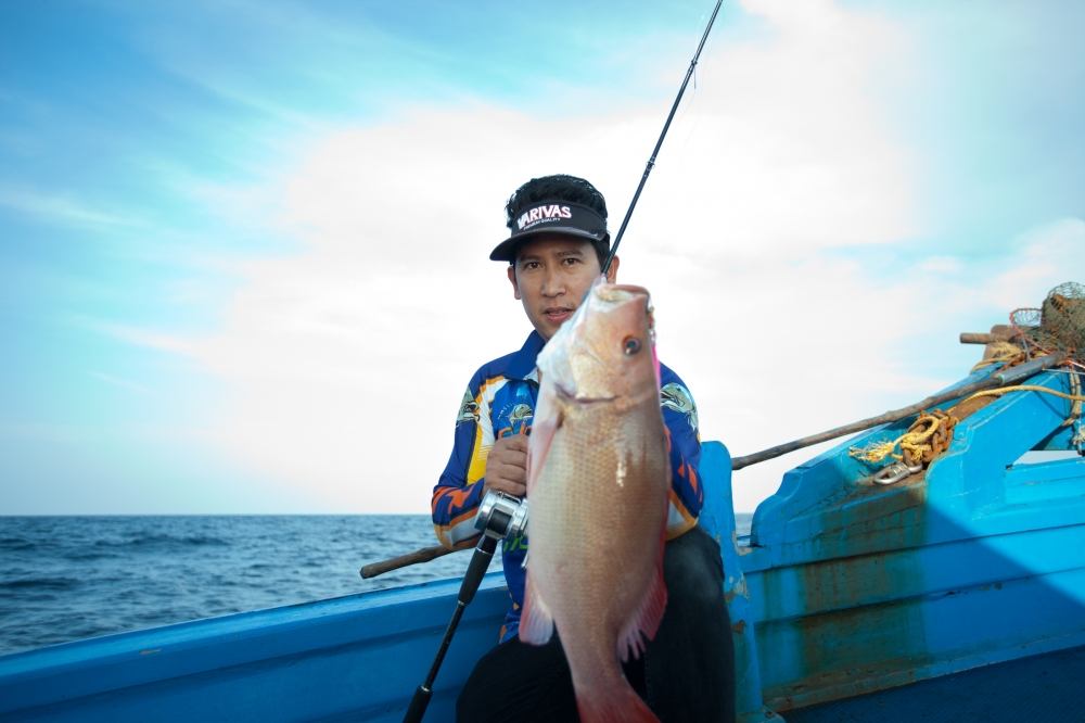 เหยื่อ Speed Jig ขนาด 120 กรัมที่ส่งไปหวังผล

ผมได้กะพงแดงขึ้นมา  หลังจากที่ได้ลิ้มลองตอนนำกลับมาท