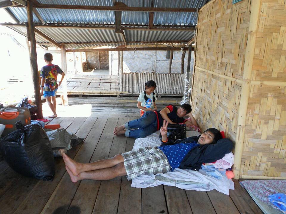 เก็บข้าวของ นอนรอเรือมารับครับ :cry: :cry: :cry: