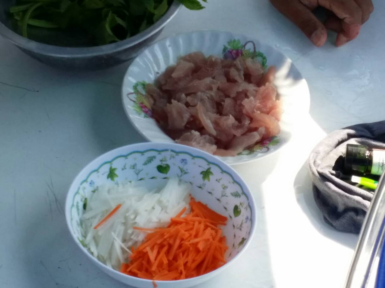ปลาโอมาแล้วก็จัดเลยครับ เมนูปลาดิบๆสดๆ