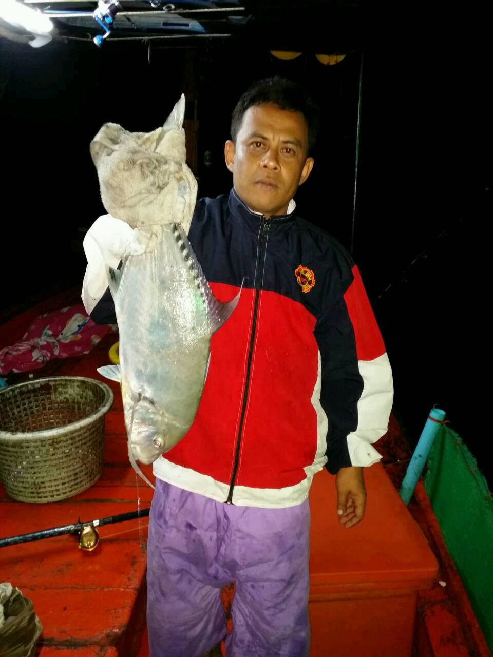 หัวเรืออีกทีกับโปรกุ้งคึกคักกับมงขาว