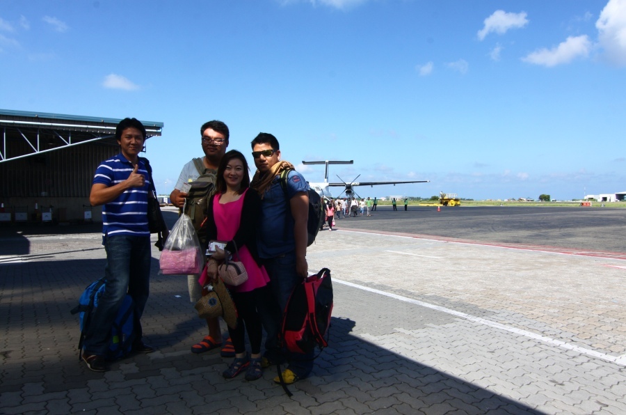 จากนั้นเราต้องต่อเที่ยวบินในประเทศเพื่อเดินทางขึ้นไป Hanimaadhoo Island ทางเหนือกัน เครื่อง delay ไป