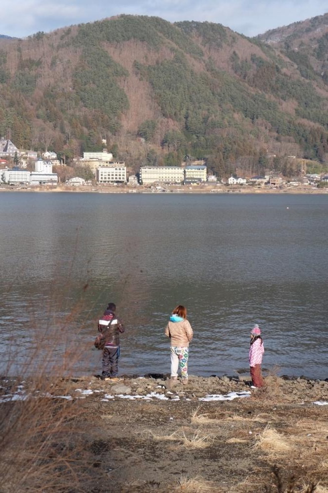 ขากลับปั่นผ่านักตกปลาญี่ปุ่นหลายคน

อยากลงไปคุย แต่แฟนเร่ง(อีกแล้ว)ว่าอยากขึ้นกระเช้า