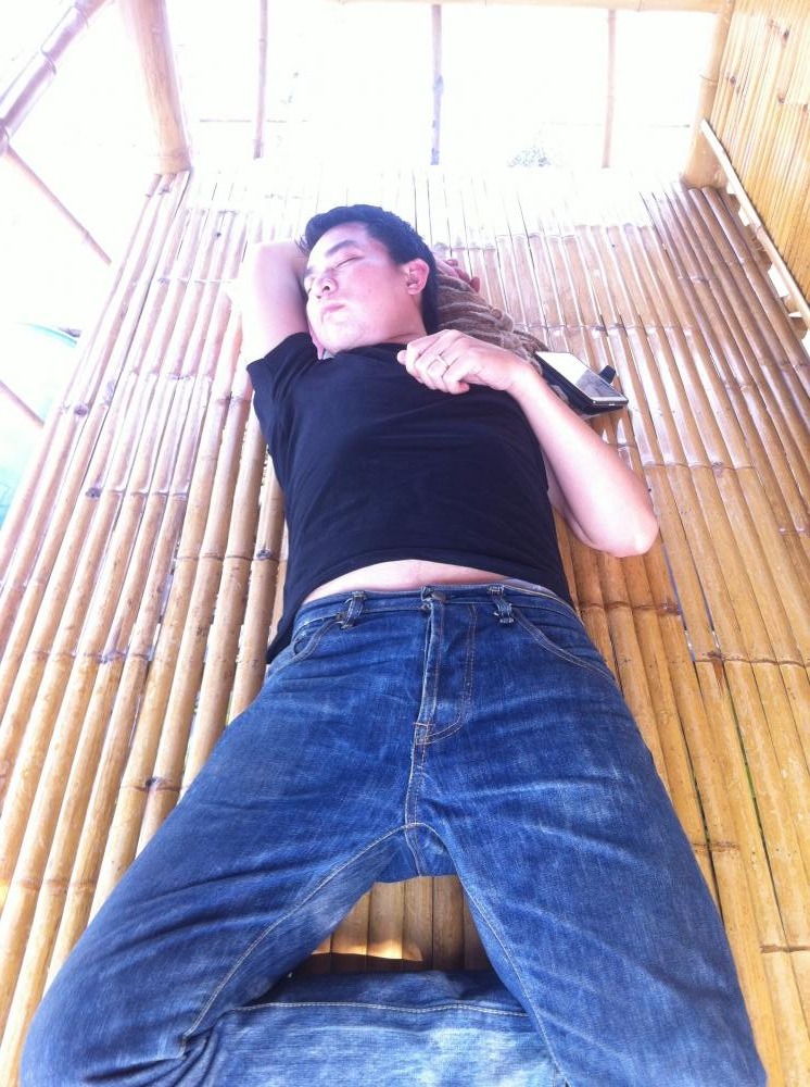 ดูจากสภาพแล้วผมลงความเห็นว่า....อาหารเป็นพิษ... :sleep:
