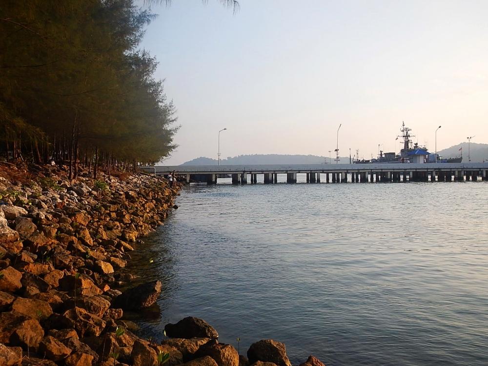 
 [center]ทุกปี ที่หัวสะพานแห่งนี้ เมื่อถึงหน้าหมึก ผมมักจะขึ้นมาตกเป็นประจำ แต่ปัจจุบันได้ถูกปิดไม