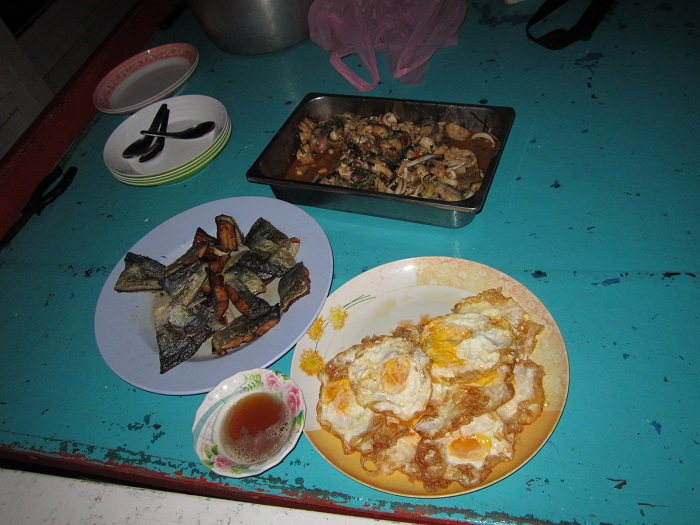เมนูอาหารค่ำบนเรือ..555... :cheer: :cheer: :cheer: :cheer: :cheer: :cheer: :cheer: :cheer: