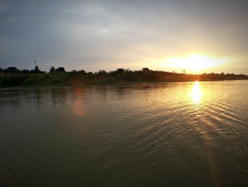 

 [center] [b]เช้านี้น้ำไหลแรง จอดเรือปลดปลาผูกปลาแปปเดียวเรือไหลมาถึงจุดลงเรือแล้ว[/b][/center]
