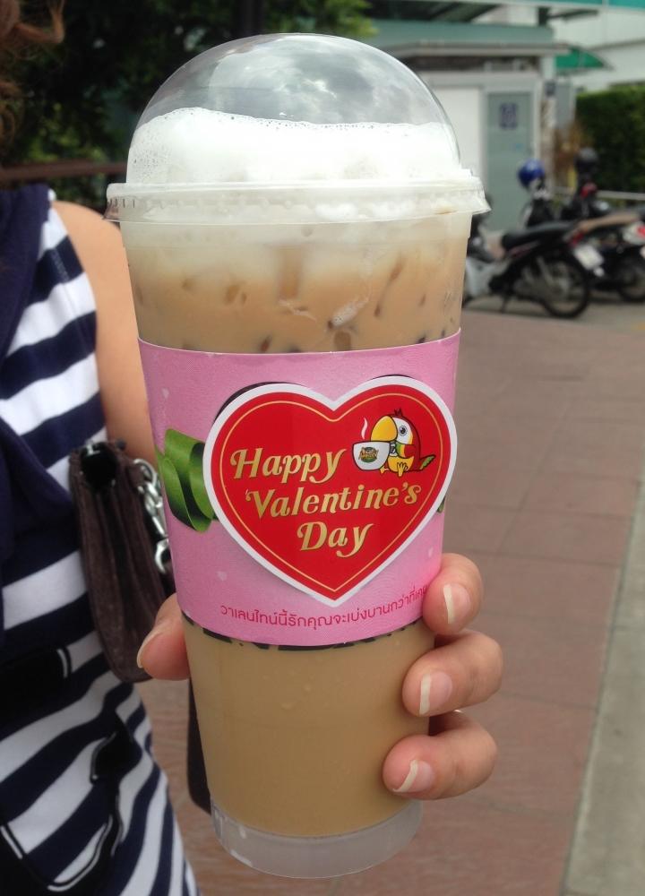 แกแฟอเมชอน ช่วงวาเลนไทน์ แก้วสวยน่ารักดี
 ผบ ชอบมาก บอก ลุงแอ๊ดๆ ถ่ายใกล้ๆ จัดปายยยป้า :laughing: :