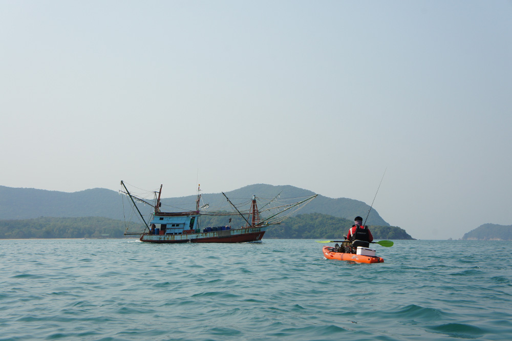  [center]ตามมารยาทและความปลอดภัย รอนิดนึง เรือใหญ่มาให้เค้าไปก่อนครับ[/center]